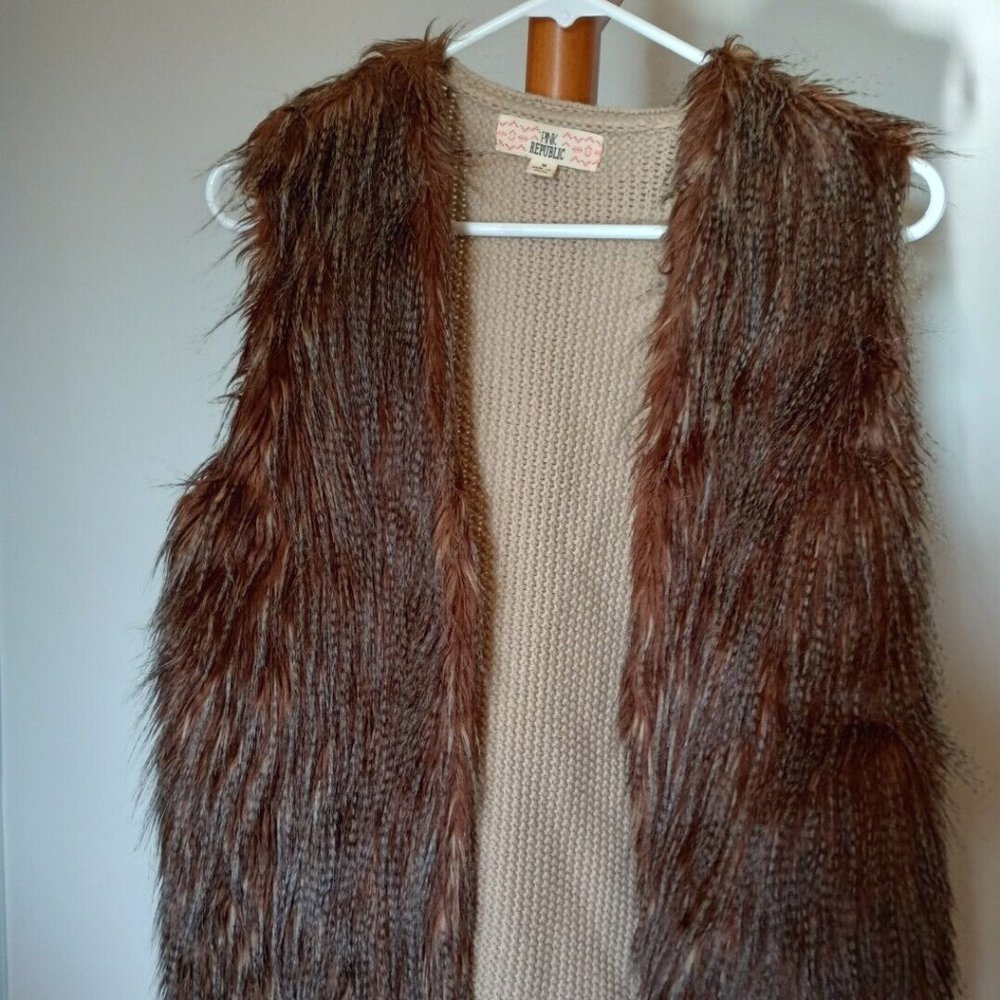 Pink Republic Boho Faux Fur Sweater Vest Ladies Med